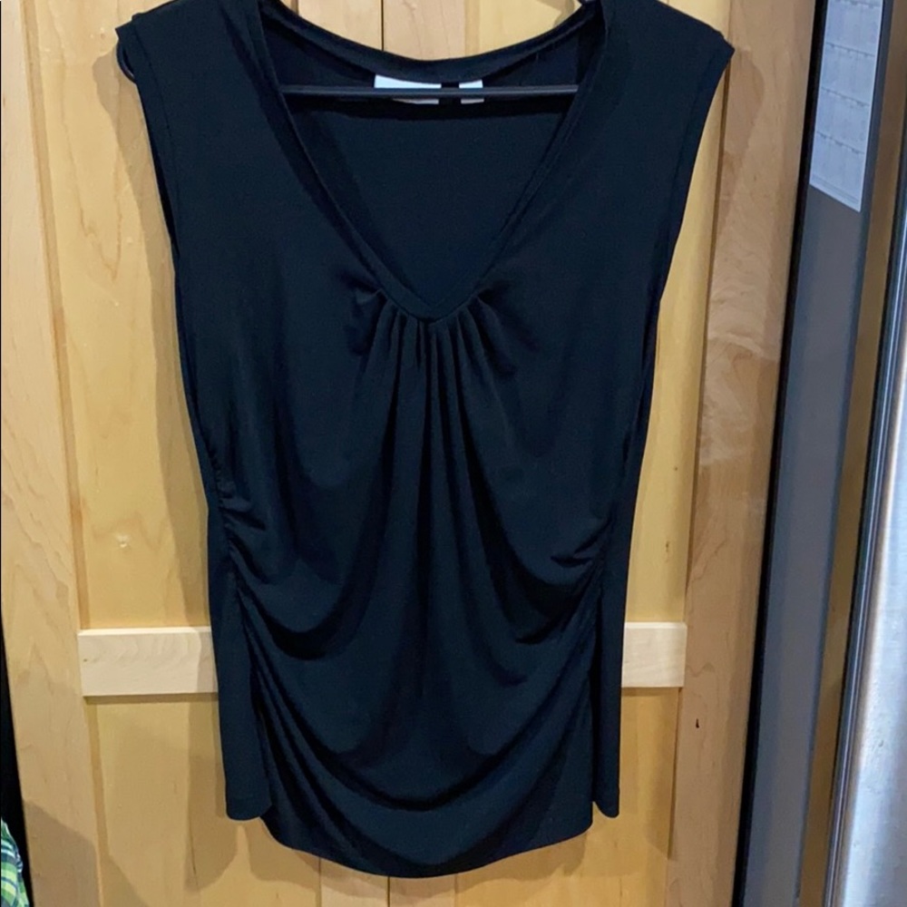 Sleeveless v neck